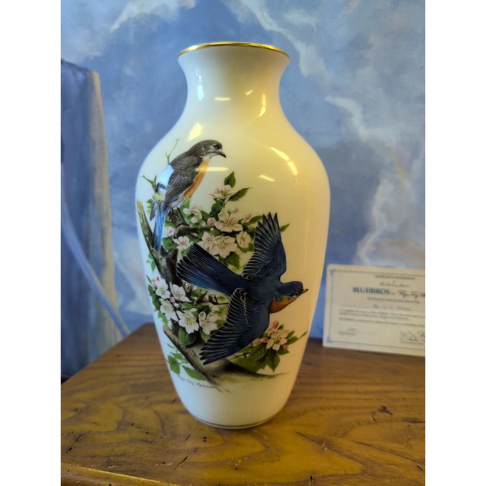 Kaiser Porcelain Vase Bluebirds Danbury Mint Roger Tory Peterson Limited Edition